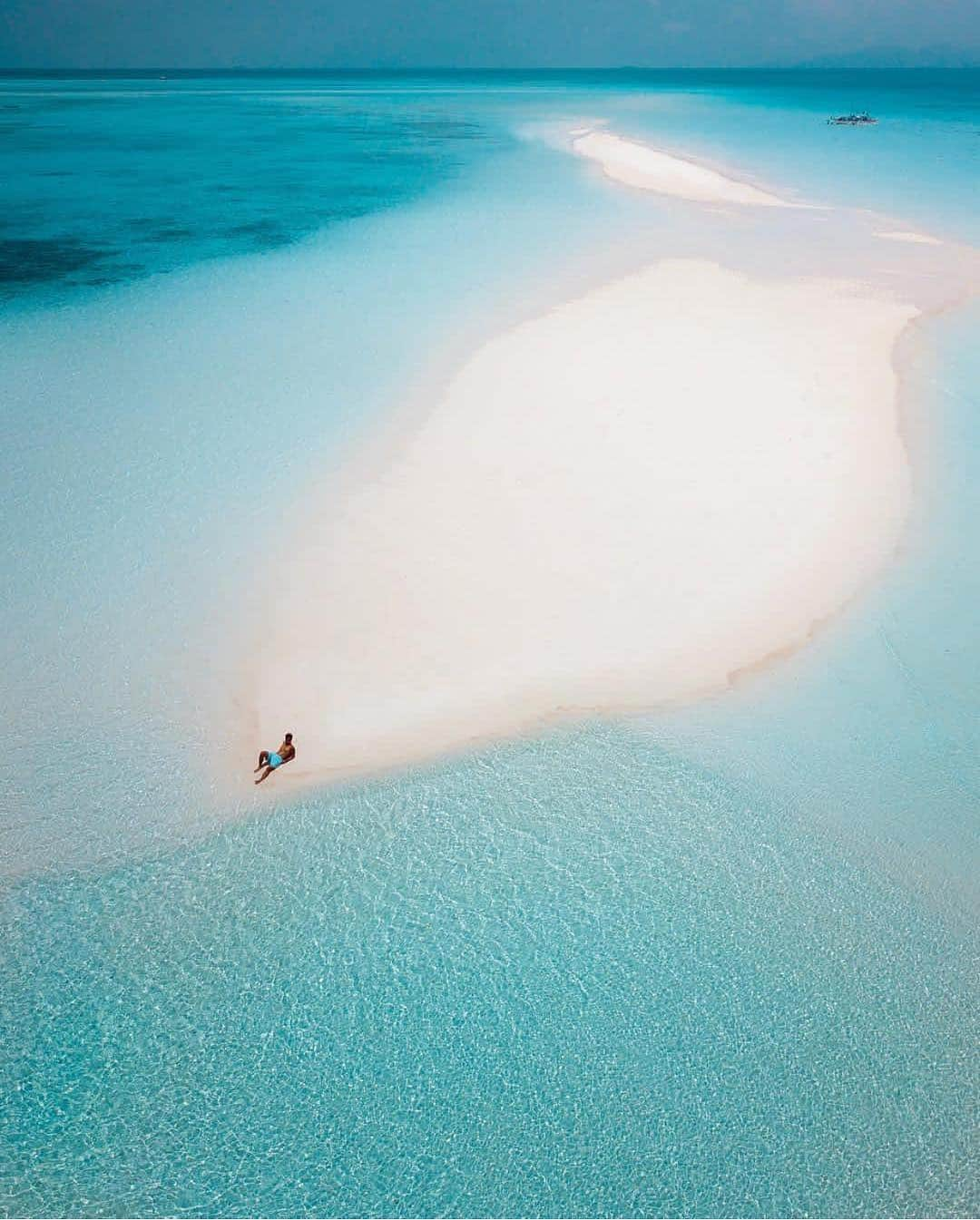 Wonderful Placesさんのインスタグラム写真 - (Wonderful PlacesInstagram)「Balabac, Palawan - Philippines ✨💙💙💙✨ . Pictures by ✨✨@warrencamitan✨✨ #wonderful_places for a feature 💙」5月2日 0時16分 - wonderful_places