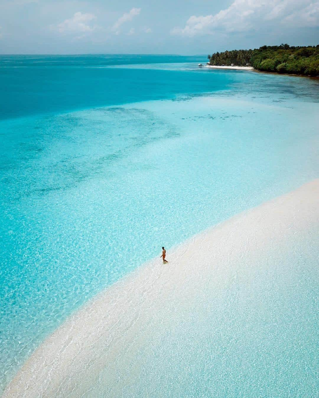 Wonderful Placesさんのインスタグラム写真 - (Wonderful PlacesInstagram)「Balabac, Palawan - Philippines ✨💙💙💙✨ . Pictures by ✨✨@warrencamitan✨✨ #wonderful_places for a feature 💙」5月2日 0時16分 - wonderful_places