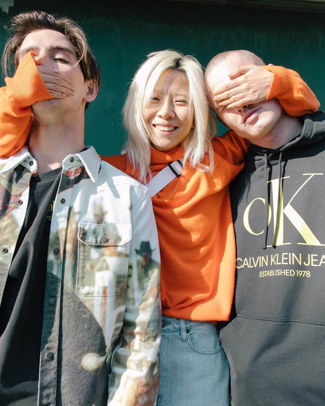 Calvin Kleinさんのインスタグラム写真 - (Calvin KleinInstagram)「#CKEST1978 take 3 📸 Season 2 gets candid with @emmysu, @austinaugie (wearing our #landscape bull western shirt), @alyyyalyyson (in our wool turtleneck sweater) and @maletomboy (in our 🆗 #logo hoodie) — via @need ⠀⠀⠀⠀⠀⠀⠀⠀⠀⠀⠀⠀ ⠀⠀⠀⠀⠀⠀⠀⠀⠀⠀⠀⠀ Tap to shop ⏫」5月2日 0時20分 - calvinklein