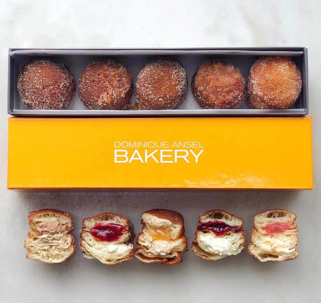 DOMINIQUE ANSEL BAKERYさんのインスタグラム写真 - (DOMINIQUE ANSEL BAKERYInstagram)「May 10th marks the 6th birthday of the Cronut®, and each year, we celebrate with a few surprises in each of our Bakeries. This year, we’ve created this 5pc Cronut® Hole box set featuring some of our team’s very first/favorite flavors from around the world over the years (because you never forget your first!): *Malted Milk Chocolate Sea Salt (Jan 2015, NYC) *Raspberry Coconut (March 2016, NYC) *Sour Cherry Almond (Nov 2016, London) *Mirabelle Plum Brown Sugar (July 2017, NYC) *Guava Passionfruit (June 2018, LA)  What was your very first or favorite flavor?  Available May 10th-12th only (while supplies last) in Soho, Los Angeles, and LA. (Preorders are online now: DominiqueAnselNY.com for Soho pick-ups, DominiqueAnselLA.com for @dominiqueansella, and DominiqueAnselLondon.com for @dominiqueansellondon) #CronutTurns6 (**UPDATE: we are currently sold out of NYC pre-orders but London and LA are still available. For NYC, we’ll be making more boxes just for our guests in-store each morning Fri 5/10-Sun 5/12 while supplies last, so we hope to see you there!)」5月2日 0時21分 - dominiqueansel