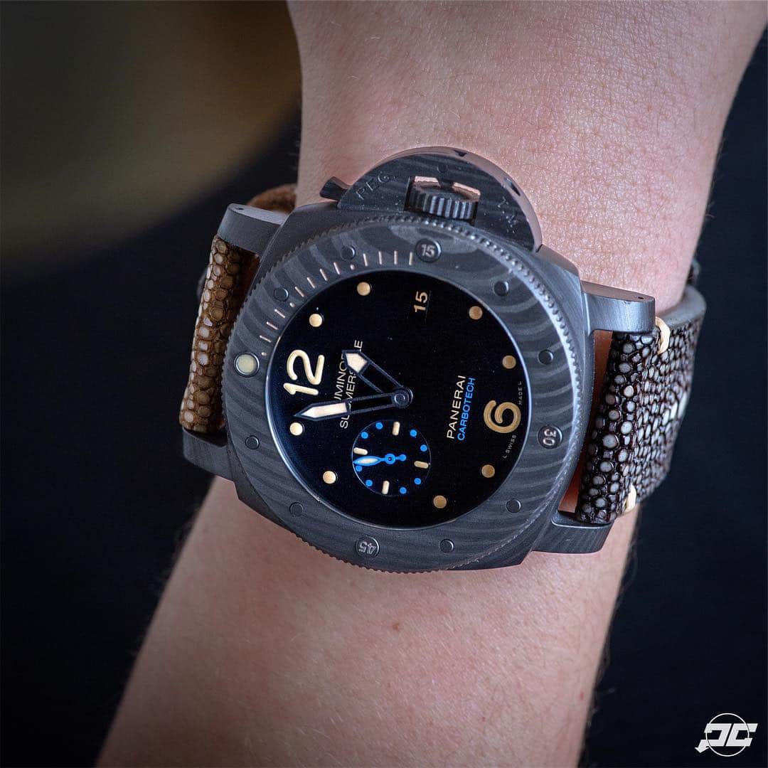 パネライのインスタグラム：「There’s ladies rocking #Panerai’s and then there is this shot I got of @klgonzzz rocking the #PAM616 47mm Carbotech Submersible like a boss during Watches and Wonders in Miami this year. I think she rocks even better than you @watchlifeus ;) #paneraicentral」