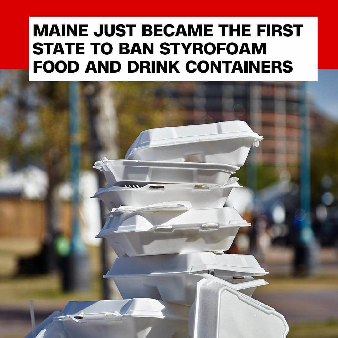 CNNさんのインスタグラム写真 - (CNNInstagram)「Food containers made of polystyrene — aka Styrofoam — will officially be banned from businesses in Maine after Gov. Janet Mills signed a bill into law Tuesday. The law, which will go into effect in 2021, prohibits restaurants, caterers, coffee shops and grocery stores from using the to-go foam containers because they cannot be recycled in the state. More than 256 million pieces of disposable foam cups, plates, bowls, platters, and trays are used every year in Maine, the Natural Resources Council of Maine. For more climate news, follow @cnnclimate. (📸: Getty Images)」5月2日 0時47分 - cnn