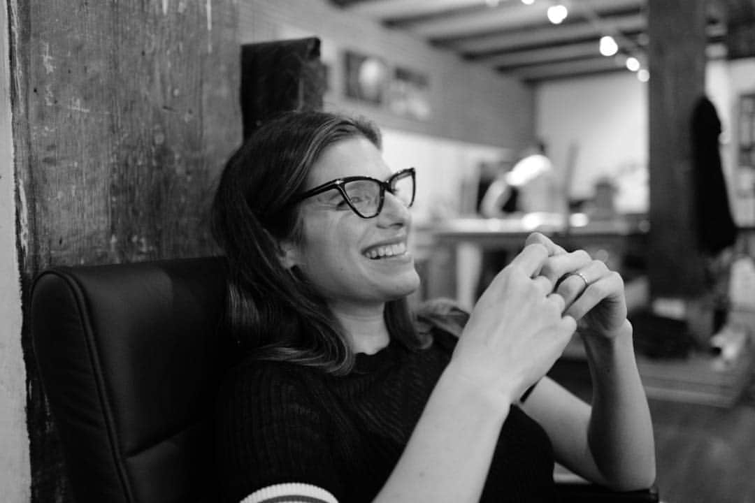 レイク・ベルのインスタグラム：「@ragandbone glasses all day everyday. Swoon. 🤓」