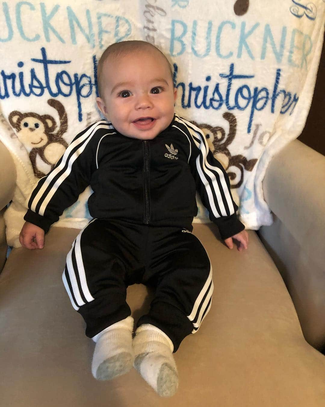 ディーナ・ニコール・コルテーゼさんのインスタグラム写真 - (ディーナ・ニコール・コルテーゼInstagram)「Rocking my cool @adidas outfit from my Aunt @joaniem7714 and Uncle @davemondo #adidas #babyboyclothes #babyboy」5月2日 1時00分 - deenanicole