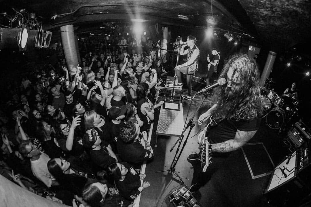 グラマー・オブ・ザ・キルのインスタグラム：「Throwback to our last show in London. Next we will be hitting up @camdenrocksfest at the @electricballroomcamden on Sunday June 2nd! Who’s coming to drink tequila with us?」