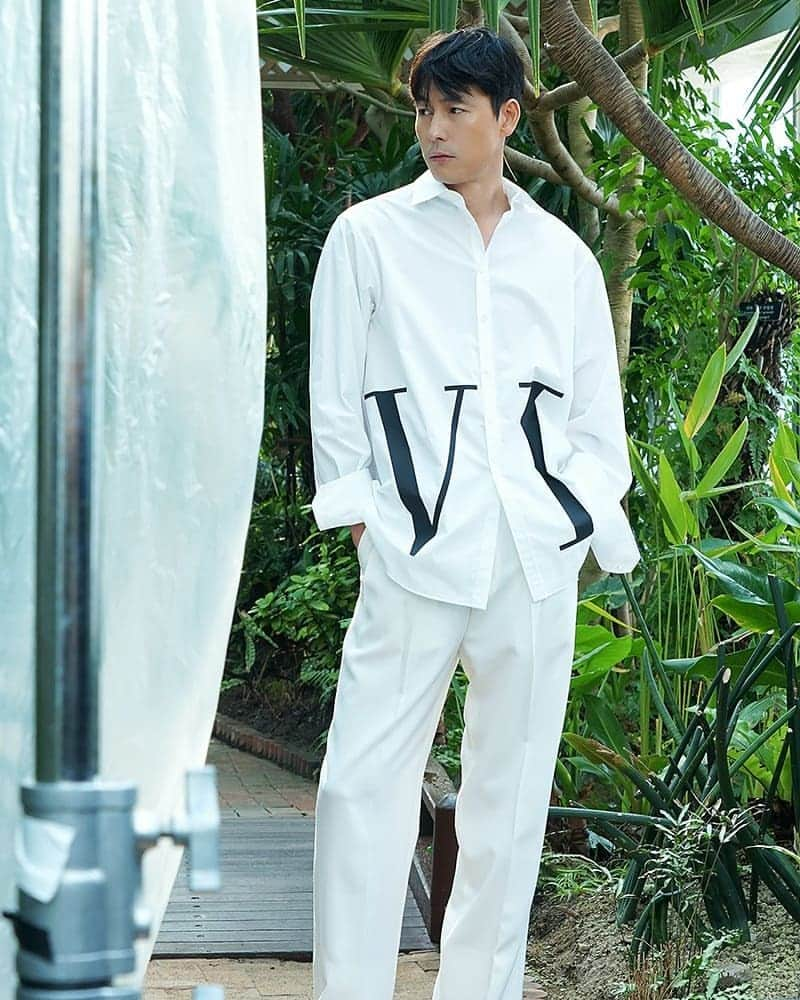 Just a girlさんのインスタグラム写真 - (Just a girlInstagram)「Jung Woo Sung @tojws 🌴🌿💚Vogue Korea Photoshoot Behind-the-Scene . . . . . . . #정우성#JungWooSung#koreanactor#koreanmodel  #koreanboy #oppa #asianboy#아지트샵 #추천멘토 #치위생사 #간호사 #직장인부업 #미용인 #미용 #연남동카페 #연남동맛집 #신혼여행 #신혼 #신혼부부 #おしゃれ #オシャレ #いいね返し #フォロー #韓国人 #韓国 #セルカ #自撮り #ファッション #フォロー」5月2日 1時07分 - cecithegirl