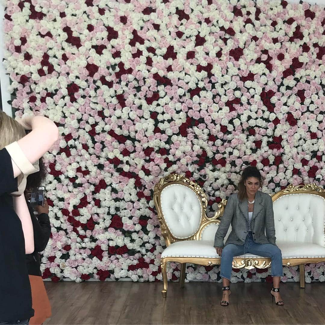 ジェシカ・ゾアのインスタグラム：「✨🌸🌹💕💛May 2💕💛🌹🌸✨」