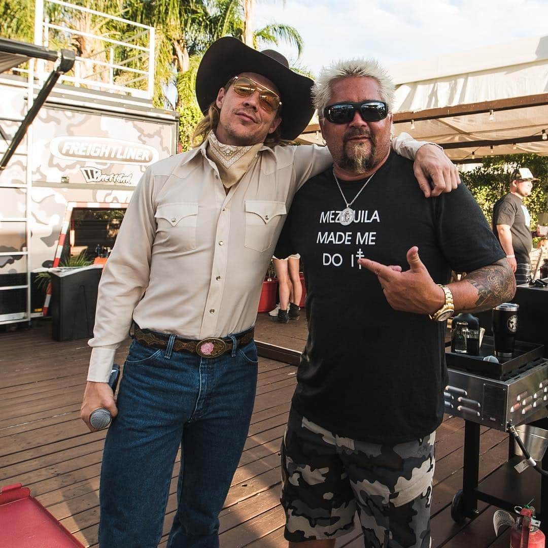 ディプロさんのインスタグラム写真 - (ディプロInstagram)「+ guy fieri = major flavor」5月2日 1時30分 - diplo