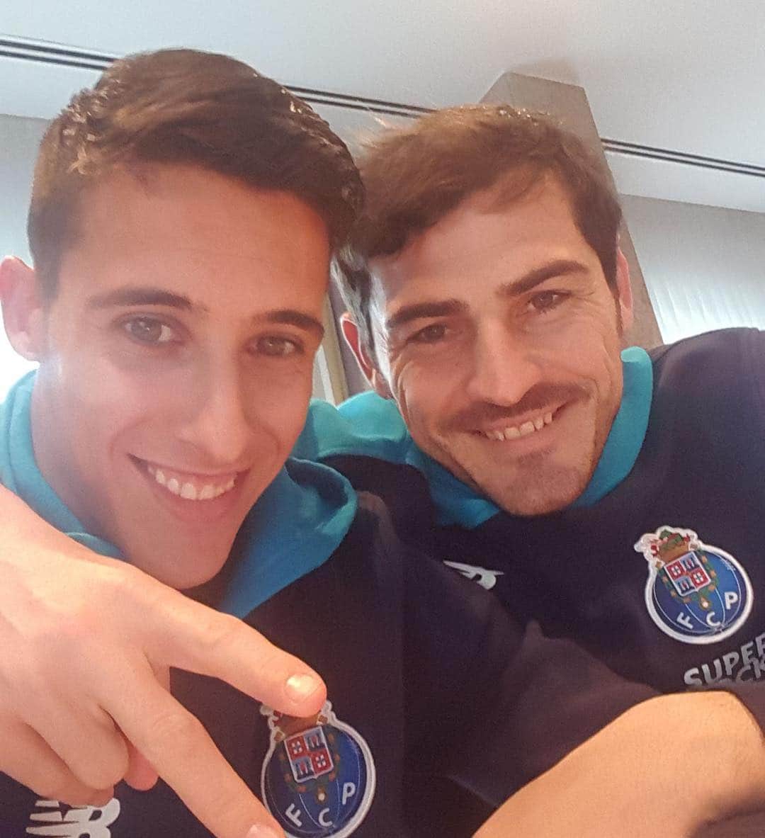 クリスティアン・テージョさんのインスタグラム写真 - (クリスティアン・テージョInstagram)「Mucha fuerza, recuperate pronto amigo🙏 @ikercasillas」5月2日 1時30分 - ctello91