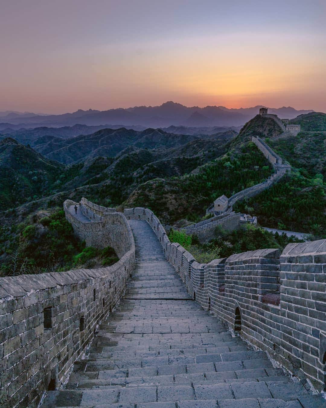 VuTheara Khamさんのインスタグラム写真 - (VuTheara KhamInstagram)「Great Wall of China. Good to see you again after 2 years /// #airchina #landyourdream」5月2日 1時33分 - vutheara