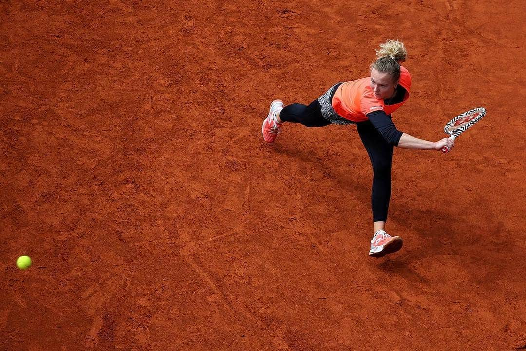 カテリナ・シニアコバさんのインスタグラム写真 - (カテリナ・シニアコバInstagram)「One step closer 🎾 into QF 💪🏻#jtbankapragueopen photo by #pavellebeda」5月2日 1時34分 - siniakovakaterina