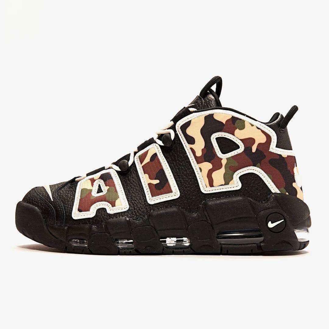 Sneaker Newsさんのインスタグラム写真 - (Sneaker NewsInstagram)「Ready for these Camo Uptempos this Summer? Nike is dropping this military-themed classic soon. For a closer look, tap the link in our bio.」5月2日 1時36分 - sneakernews