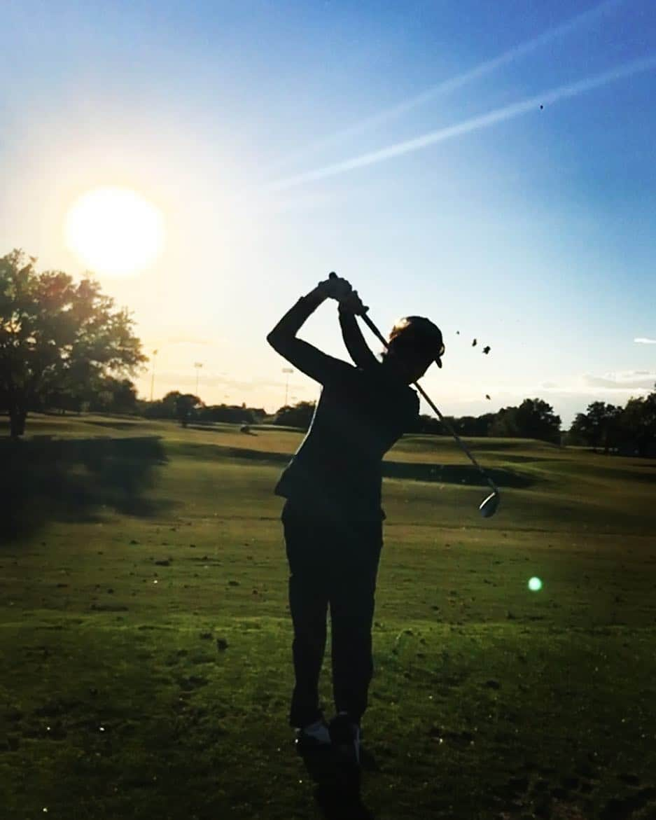 アレハンドラ・ジャネサさんのインスタグラム写真 - (アレハンドラ・ジャネサInstagram)「In golf like in life, you never reach perfection, there is always something that you can get better at and that is why I fell in love with this game, because you never stop playing 😍🤩 happy #NationalGolfDay! ••• En el golf como en la vida, nunca se alcanza la perfección, siempre hay algo que se puede mejorar y por eso me enamore de este juego, porque nunca dejas de jugar 👧🏼😃💚✨💫 #ilovegolf #bestgame #bestsport #bodymindspirit #inspiration #joy #flow #🏌️‍♀️#⛳️」5月2日 1時39分 - alellaneza