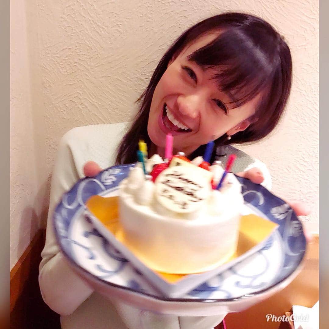 福島和可菜さんのインスタグラム写真 - (福島和可菜Instagram)「NHK  BS  プレミアム  旅ラン  見て下さった皆様、ありがとうございました🏃 嬉しいメッセージもありがとうございます🥰 録画して下さった皆様は、たくさんリピートしていただけたら嬉しいです🎵（笑）ヘビロテ4649 ❤ 令和初日は、ぎのっちこと柳野玲子ちゃんの37歳の（笑）birthday✨🎂✨ かおりん、みらいちゃんと、いつものメンバーで乾杯🍺今朝声掛けて、集まれるって最高かよ🥺 そう言うのが本当に良い仲間だと思う（笑）🎉 楽し過ぎて、終電乗れなかった😂 タクシーです😎 ↑↑↑ セレブー🤣🤣🤣 素敵な仲間に乾杯🍾そして、ぎのっち、 おめでとう🎉🎉🎉🎉🎉 #happy #birthday #ぎのっち #一昨日も会ったけど #笑 #いつでも気軽に連絡して #気軽に逢える #最高かよ #最高だよ #ありがとう #一生 #仲間 #ご縁に感謝 #私の周りには #ステキ女子しかいない #仲間に恵まれ過ぎてる #末川かおり さん #かおりん #柳野玲子 ちゃん #ぎのっち #小野瀬みらい ちゃん #みらいちゃん #釣り #love #fishing #番組が終わっても #関係ない #笑 #ありがとう」5月2日 1時44分 - fukushimawakana