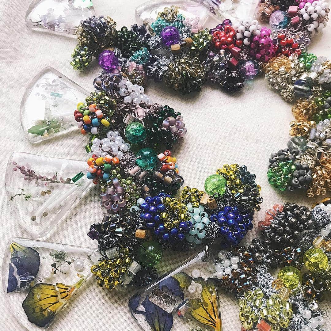蓮沼千紘さんのインスタグラム写真 - (蓮沼千紘Instagram)「mellow×an/eddy .  5/3-5/7 -unfinished- . . . earring&pierce and more..... #mellowfukushima  #aneddy #knit #flower #accessory #exhibition #tokyo #ebisu #unfinished」5月2日 1時45分 - knitchihiro