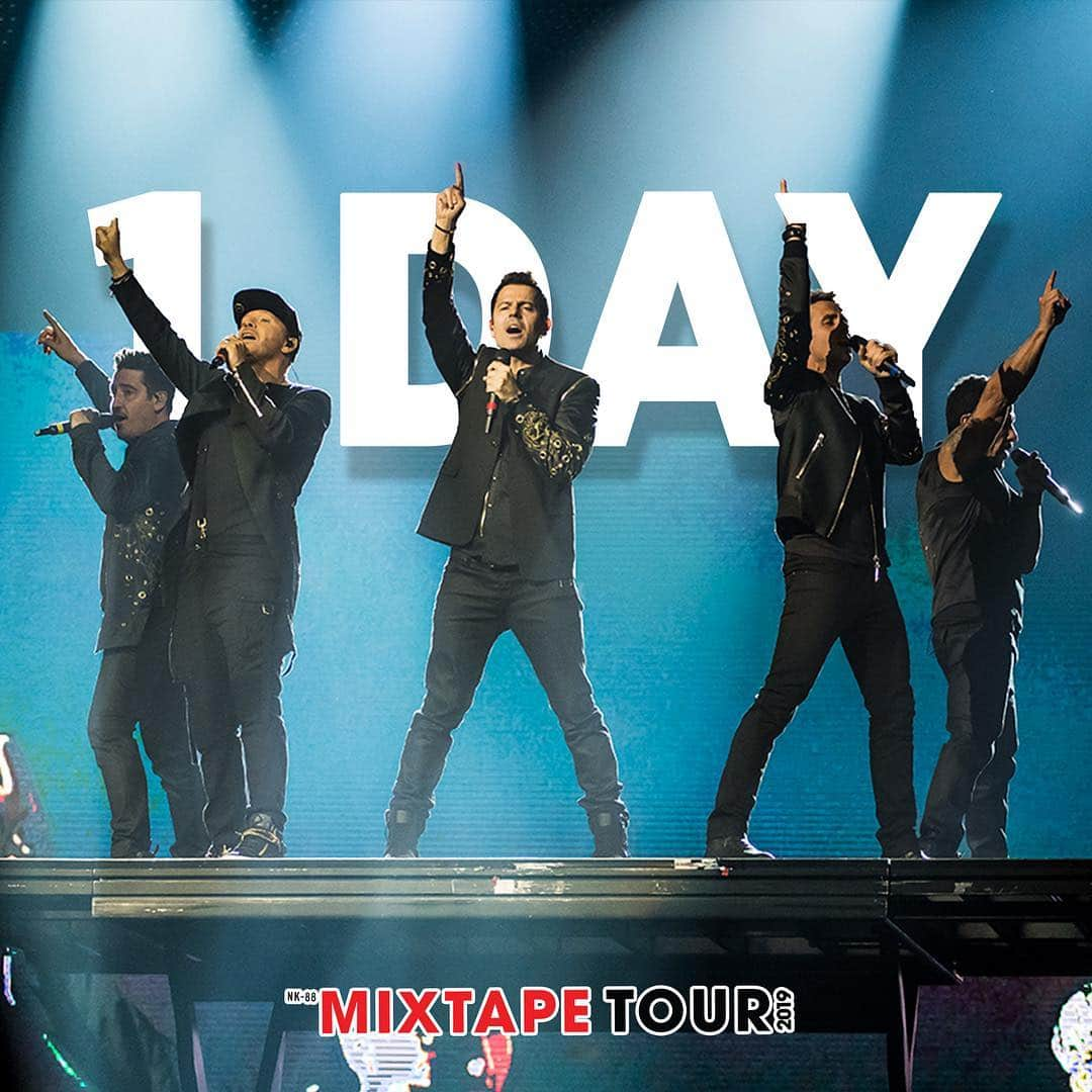 ニュー・キッズ・オン・ザ・ブロックさんのインスタグラム写真 - (ニュー・キッズ・オン・ザ・ブロックInstagram)「1 day until #MixtapeTour...」5月2日 2時09分 - nkotb