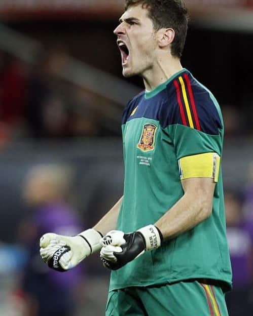 ホセ・イグナシオ・フェルナンデス・イグレシアスのインスタグラム：「Fuerza amigo @ikercasillas.」