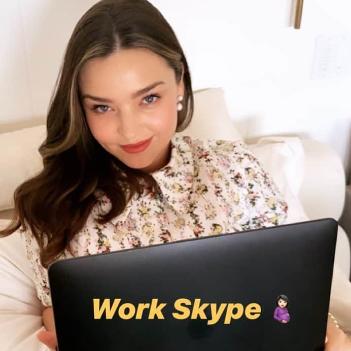 ミランダ・カーさんのインスタグラム写真 - (ミランダ・カーInstagram)「👍🏻🤰🏻」5月2日 7時57分 - mirandakerr