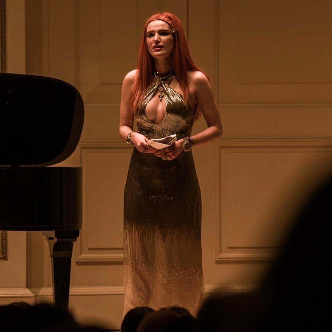 ベラ・ゾーンさんのインスタグラム写真 - (ベラ・ゾーンInstagram)「Carnegie hall was amazing. Daddy would be so proud of me. I read my book out loud to the most beautiful sounds of Phillip glass. Many people cried including me. Order my book and hear what I wrote. I’m warning u it’s a little dark ;) #thelifeofawannabemogul oh and it’s a number one best seller. LUCKY GIRL I AM」5月2日 2時34分 - bellathorne