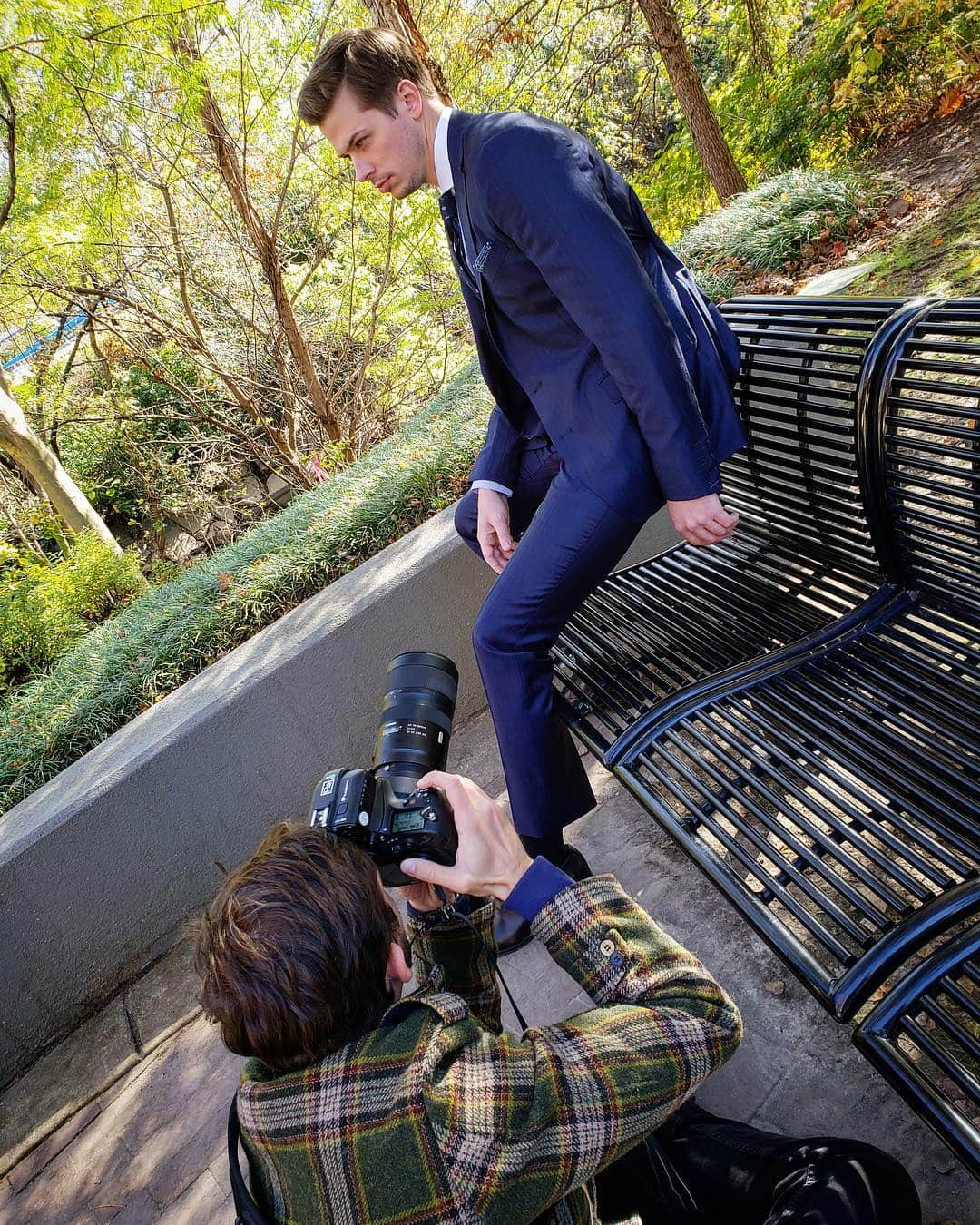 アイクベーハーさんのインスタグラム写真 - (アイクベーハーInstagram)「Behind the scenes. Shooting some #StylishLooks by #IkeBehar. . . 📸 by @ccjenkinsphoto . . #menswear #suitup #ikebehar #classic #classicmenswear #mensstyle #suitandtie #menswearblog #vintage #film #style #mensfashion #fashionblog #suitandtie #blacktie #behar #suited #whiskey #fallfashion #tuxedo #slimfitsuit #ties #mtmevent #plaid #patterns #dapper #lookbook」5月2日 2時36分 - ikebehar