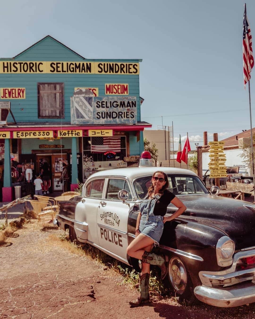 Visit The USAさんのインスタグラム写真 - (Visit The USAInstagram)「An Arizona icon along the historic Route 66 highway, Seligman Sundries is a treasure trove of kitsch and oddity inspired by the great American road-trip. Stop off for fun souvenirs, a cup of joe in the cafe, and, of course, an Instagram-worthy photo shoot. 📸 @monicaspassport」5月2日 3時00分 - visittheusa