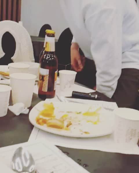 ホ・ジョンミンのインスタグラム：「한때 아이돌이었던 꿈많고 해맑았던 소년은 대학교동기 결혼식장에서 주사 부리는 주정뱅이 아저씨로 변했다 조낸 사랑스럽다...」