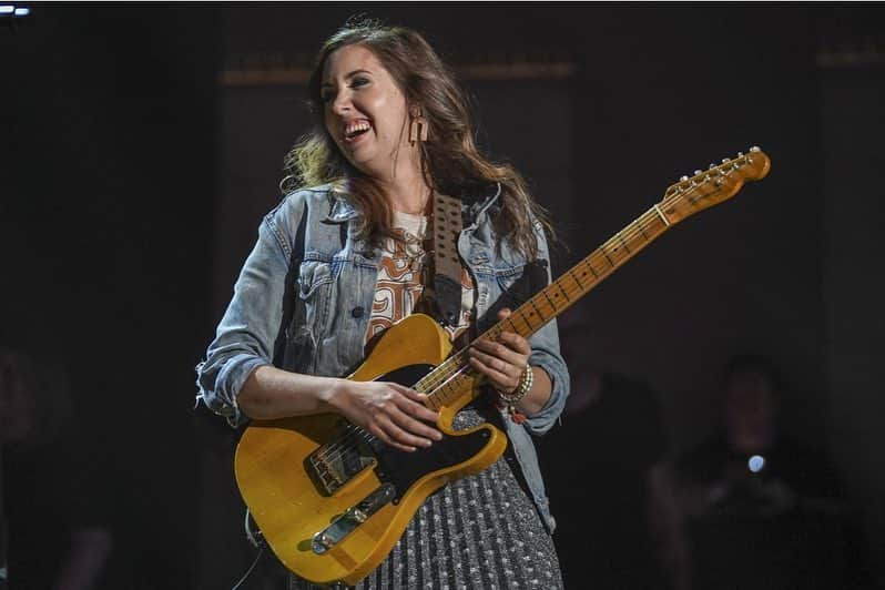 The GRAMMYsさんのインスタグラム写真 - (The GRAMMYsInstagram)「#Nashville continues to be one of the many cities of music and Monday's 20th annual #RAblockpartyNASHVILLE was the epicenter!  @trishayearwood, @gavindegraw, @tpain, @francescamusic, and @nowthatsmajor took the stage, while @jimmieallen hosted the event. In between sets @daveaude provided the music that kept the city singing and dancing all night. 🎶」5月2日 3時23分 - recordingacademy