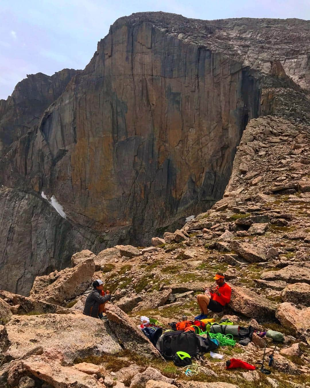 トミー・コールドウェルさんのインスタグラム写真 - (トミー・コールドウェルInstagram)「There are a lot of reasons I love living in Colorado. The Diamond is one. Another is that the state currently has some great representatives that want to pass the most ambitious climate action bill in the country. .............................................................URGENT CALL TO ACTION. HB-1261 wants to reduce statewide greenhouse gas emissions by 26% by 2025, 50% by 2030 and 90% by 2050. ...............................................................It’s really coming down to the wire on this one. 2 days left to get this passed. Please call these people and let them know you support  HB 1216 Steve Fenberg (Boulder) 303-866-4872(senate number) Kerry Donovan (vail) 970-279-1867 Dominick Moreno 720-985-1132 You can also text COLORADO to 52886 to get a email form with talking points.」5月2日 3時43分 - tommycaldwell