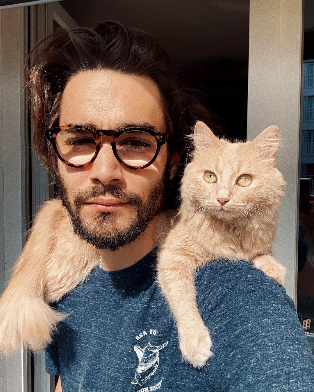 NICOLAS SIMOESのインスタグラム：「Sunny day together ☀️✨」
