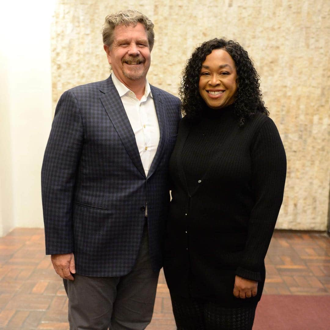 ションダ・ライムズさんのインスタグラム写真 - (ションダ・ライムズInstagram)「Had a great conversation with my friend and fellow alumnus John Wells last night at USC. Happy 90th Anniversary to @usccinema. 📸: @blackhollywoodbookproject」5月2日 3時52分 - shondarhimes