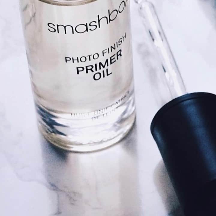 Smashboxのインスタグラム：「When it comes to primer, you've got options. One of them being Primer Oil — double duty with a dose of radiance. #regram @smashboxturkiye #smashboxprimer #crueltyfree」