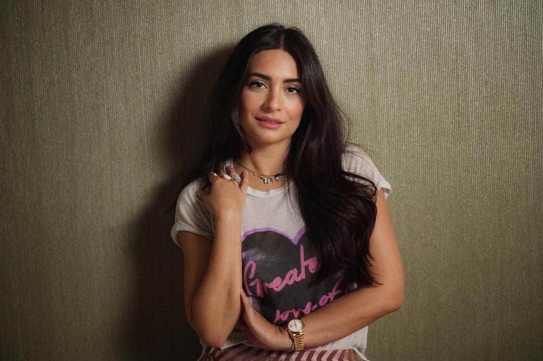 Ana Brenda Contrerasのインスタグラム：「A soulmate isn’t someone who completes you. No, a soulmate is someone who inspires you to complete yourself 💭 • • • 📸: @danielamelhem  @tousmexico  @tousjewelry 🦋」