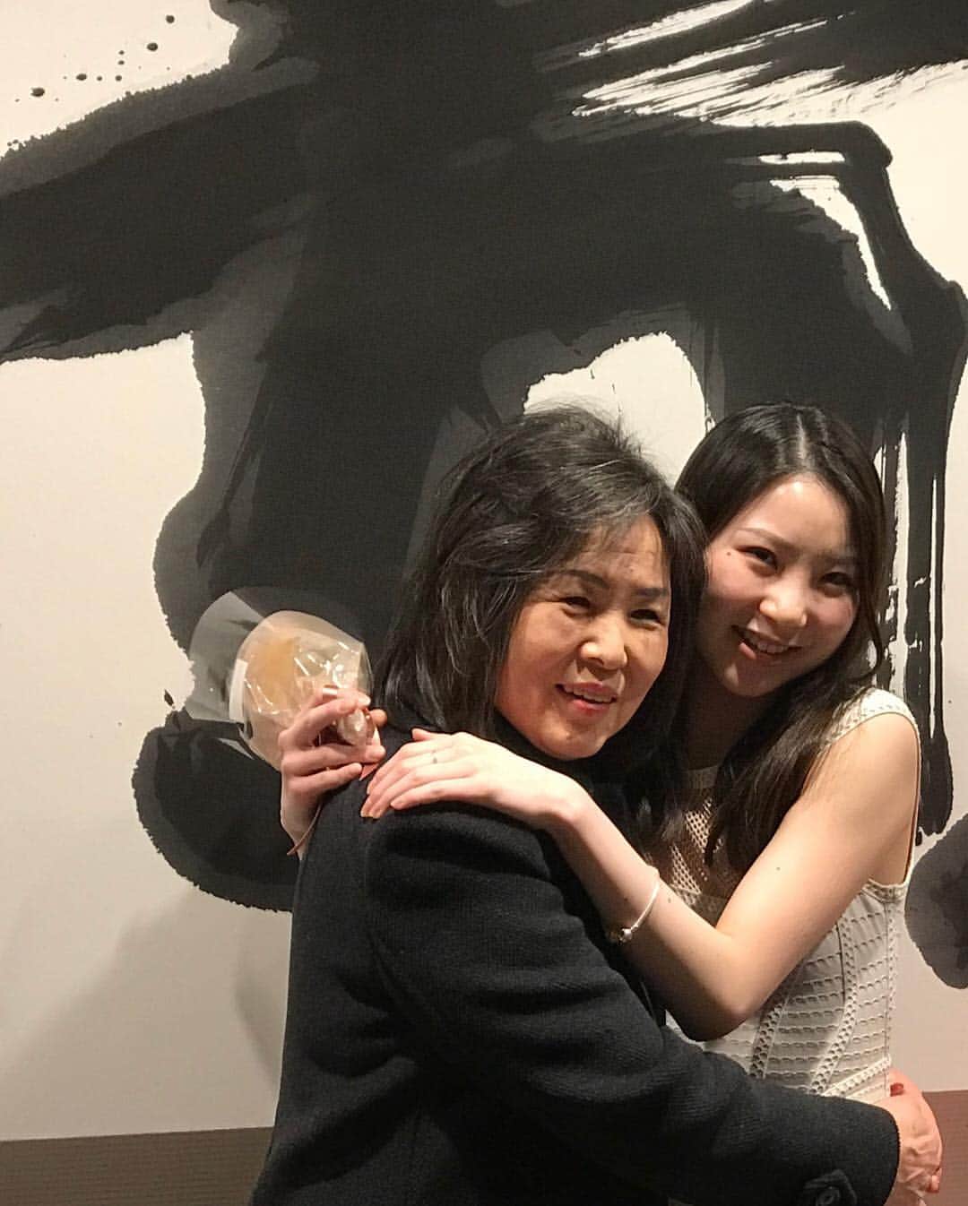金原里奈のインスタグラム：「お誕生日おめでとう😍👸🏻✨ 本当に本当に大好き！！！😘 Happy birthday to my gorgeous Grandma❤️❤️❤️ @yasuda_yoshiko #大好きなハンメ」