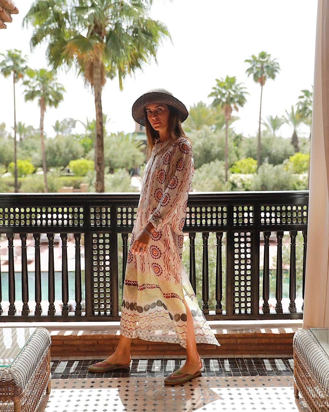 ガラ・ゴンザレスさんのインスタグラム写真 - (ガラ・ゴンザレスInstagram)「Kaftan & babouch uniform 🇲🇦 . . @selmanmarrakech #selmanmarrakech」5月2日 5時33分 - galagonzalez