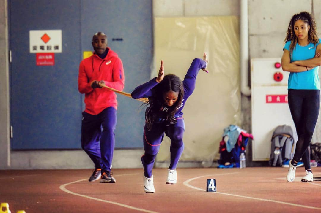 キャロル・ザヒのインスタグラム：「Process in progress 📈🇯🇵 ———————————— 📸: @pascalmartinot  ___________________________ #Ensemble #EquipeDeFrance #Ffa #yokohama2019 #Relais #Athletisme #Trackandfield #Sprint」