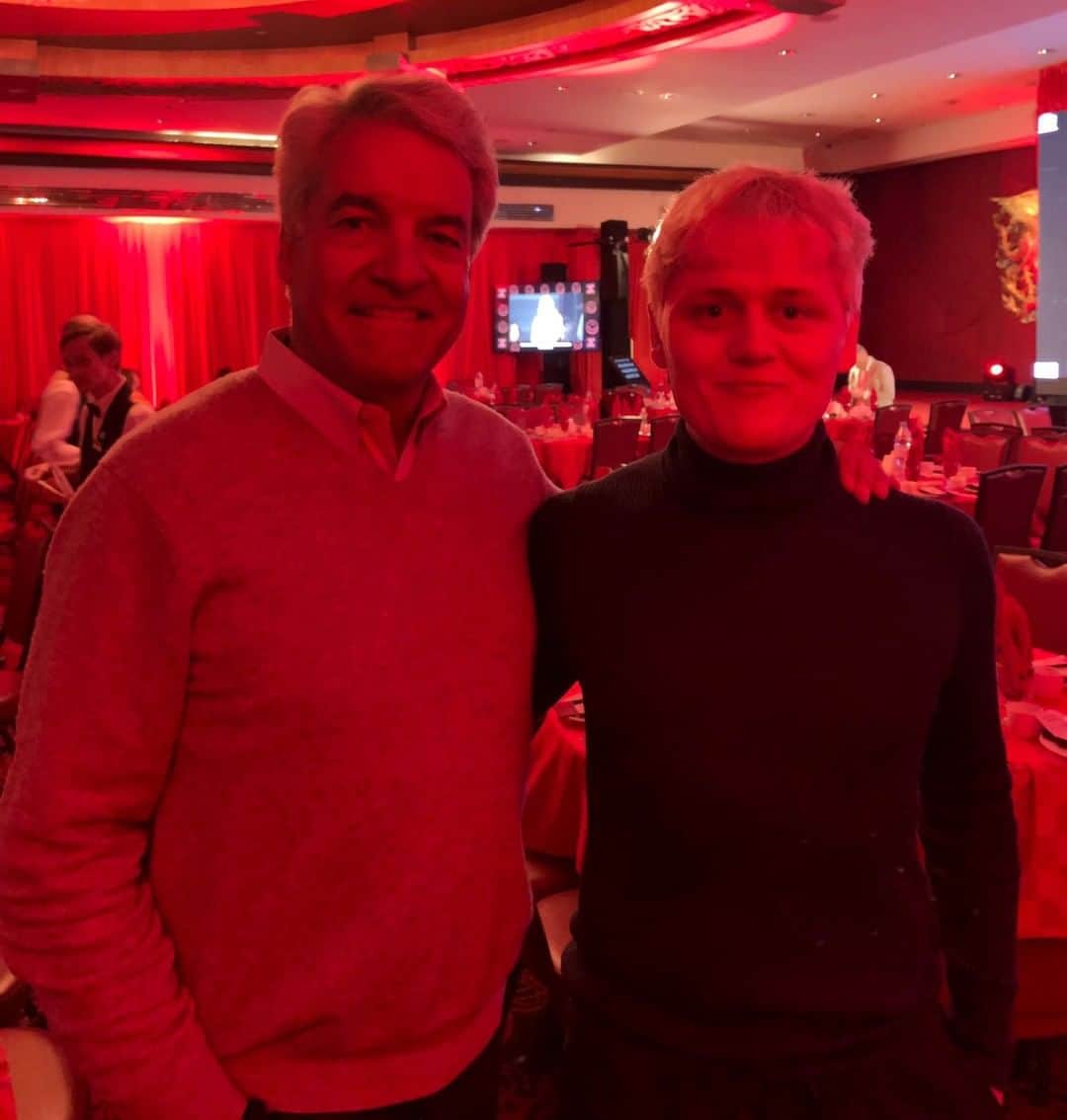 VICEさんのインスタグラム写真 - (VICEInstagram)「Here's VICE's @oobahs with 'FYRE's @realandyking at today's #NewFronts presentation in New York. (Evian not pictured.)」5月2日 5時57分 - vice