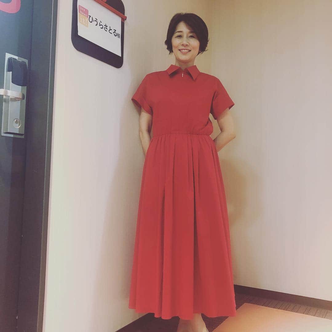 ひうらさとるのインスタグラム：「フジテレビつけてー チャンネル回してー（回しません…）17時半から加藤綾子さん、芸人の紺野ぶるまさんと「アレコレト！」というコーナーに出まーす。 #livenewsit #カトパン さん #紺野ぶるま さん #ひうらさとる」