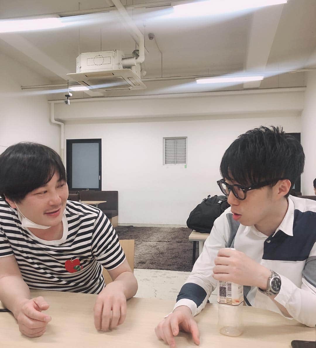 芦沢統人のインスタグラム：「後輩のネタ作りに参加。 イヌコネクションはやく売れて奢って！  #イヌコネクション」