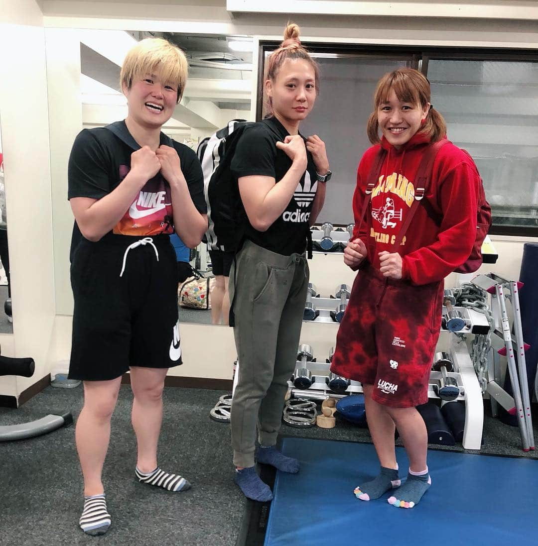 朱里さんのインスタグラム写真 - (朱里Instagram)「‪MMA girl🧡  筋トレ女子٩( 'ω' )و✨‬ ‪⁦‪#mma‬⁩ ⁦‪#rizin‬⁩ ⁦‪#deepjewels‬⁩ ⁦‪#pancrase‬⁩ ⁦‪#ufc‬⁩ ⁦‪#筋トレ‬⁩ ⁦‪#筋トレ女子‬⁩‬ #workout #training #gym #gymgirl #fitness #fitnessmotivation #fit #fitgirl #enjoy #athleta #fighter #adidas #nike #haoming」5月2日 15時46分 - syuri_official