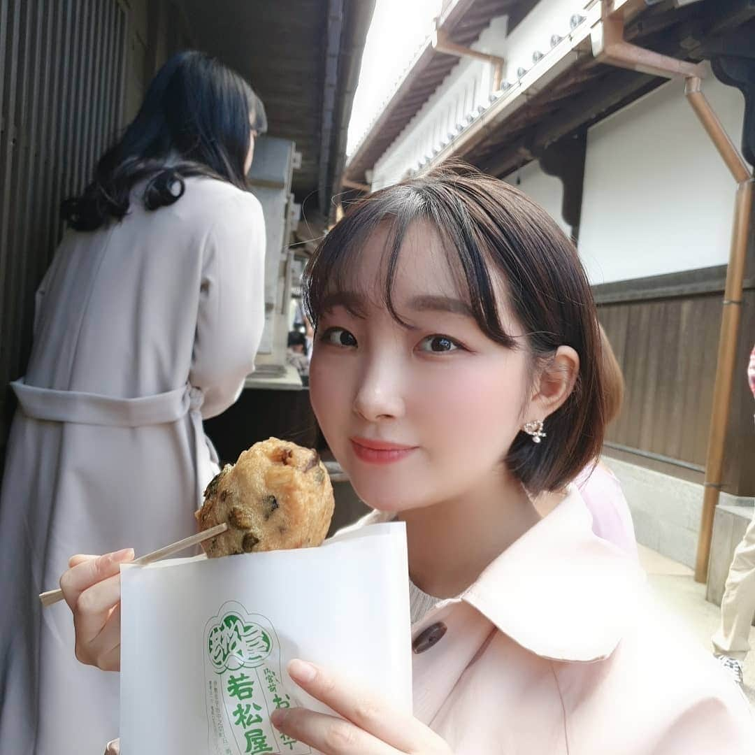 ひいな凜さんのインスタグラム写真 - (ひいな凜Instagram)「2年ぶりの伊勢旅行💕 貝とかお餅とか沢山食べました🐚  #伊勢旅行 #おかげ横丁 #ゴールデンウィーク #오카게요코쵸  #미에현여행」5月2日 15時55分 - ina_im_ina