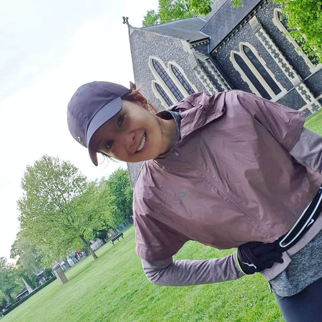 イ・シヨンさんのインスタグラム写真 - (イ・シヨンInstagram)「오늘은 다른공원ㅎㅎ turnhamgreen park🌿 4키로지만 빠르게🏃‍♀️🏃‍♂️🔥」5月2日 16時05分 - leesiyoung38