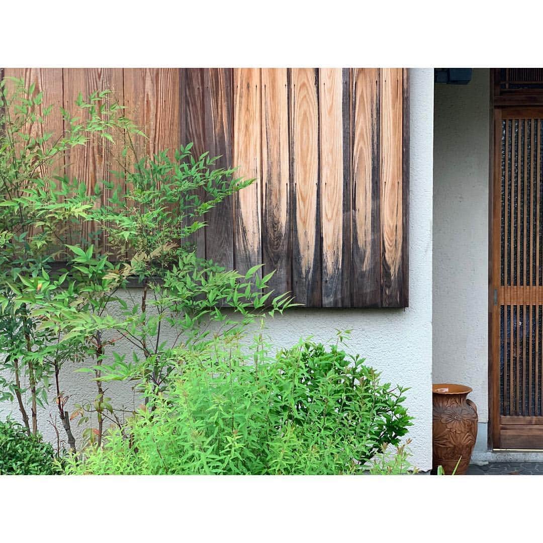 根岸由香里さんのインスタグラム写真 - (根岸由香里Instagram)「. GW前半は奈良にある義祖母の家で過ごしました。 とても素敵な日本家屋で歴史の詰まった美しい家。 Grandma's house. It has quaint atmosphere. #japanesestylehouse」5月2日 16時41分 - yukarinegishi