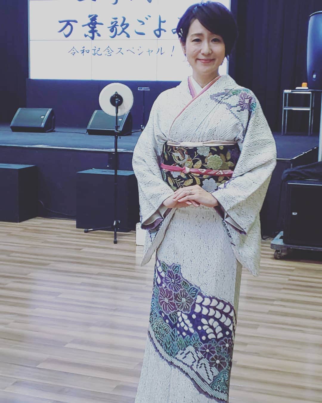 上田悦子さんのインスタグラム写真 - (上田悦子Instagram)「今日は着物でお仕事でした✨ 令和の始まりにふさわしい時間を 過ごせました😊 #万葉の世界 #雅楽#すばらしい😆 #日本っていいな」5月2日 16時36分 - uetsuko