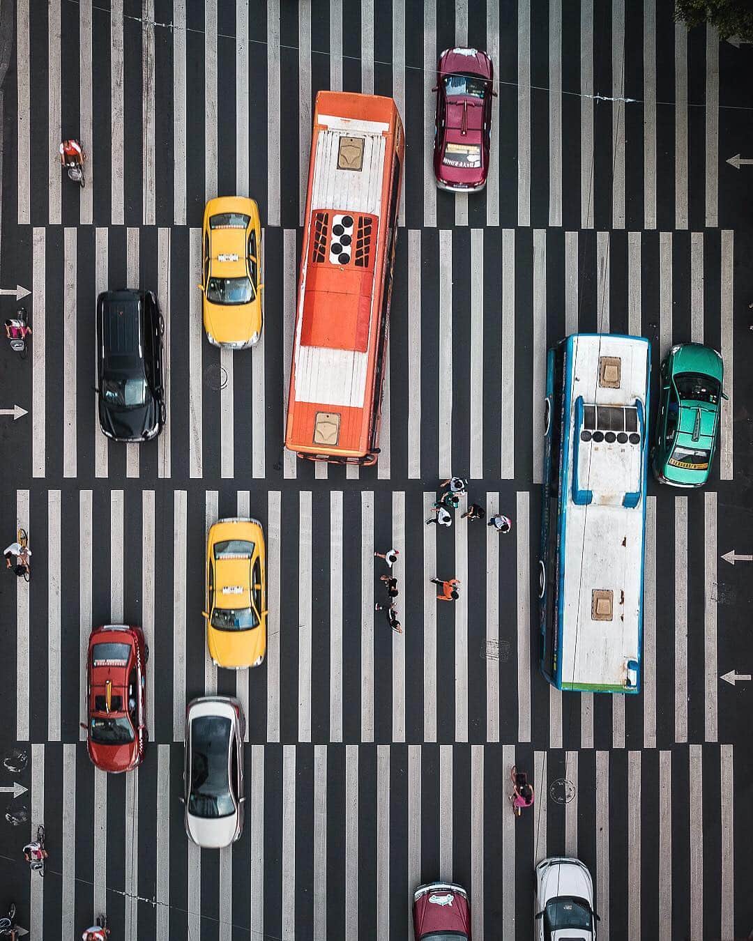 Instagramさんのインスタグラム写真 - (InstagramInstagram)「“Guangzhou is a different type of hectic,” says Jeryl Teo (@j9ryl). The Singapore-based photographer created this composite from several images taken a minute apart. “It brings out the dynamic at a crossroad where everyone has a destination in mind.” #WHPgoingplaces Photo illustration by @j9ryl」5月2日 8時05分 - instagram