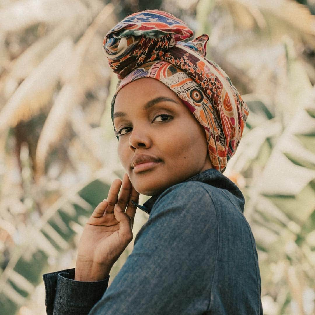 ガブリエル・ユニオンさんのインスタグラム写真 - (ガブリエル・ユニオンInstagram)「Today’s #WCW is the trailblazing Halima Aden, who just made history as the first model to wear a hijab and burkini for @si_swimsuit!! @halima was born in Kakuma refugee camp in northeastern Kenya and moved to the states when she was only 7 years old. She stated, “Growing up in the States, I never really felt represented because I never could flip through a magazine and see a girl who was wearing a hijab. Being in Sports Illustrated is so much bigger than me. It’s sending a message to my community and the world that women of all different backgrounds, looks, and upbringings … can stand together and be celebrated.” It’s time to celebrate YOU and all the women that are encouraged to feel beautiful for who they are. Thank you Halima for being a leader and showing women globally that beauty comes in many forms and has no limits. Let us lift her up in the light of goodness and hold her there.」5月2日 7時58分 - gabunion