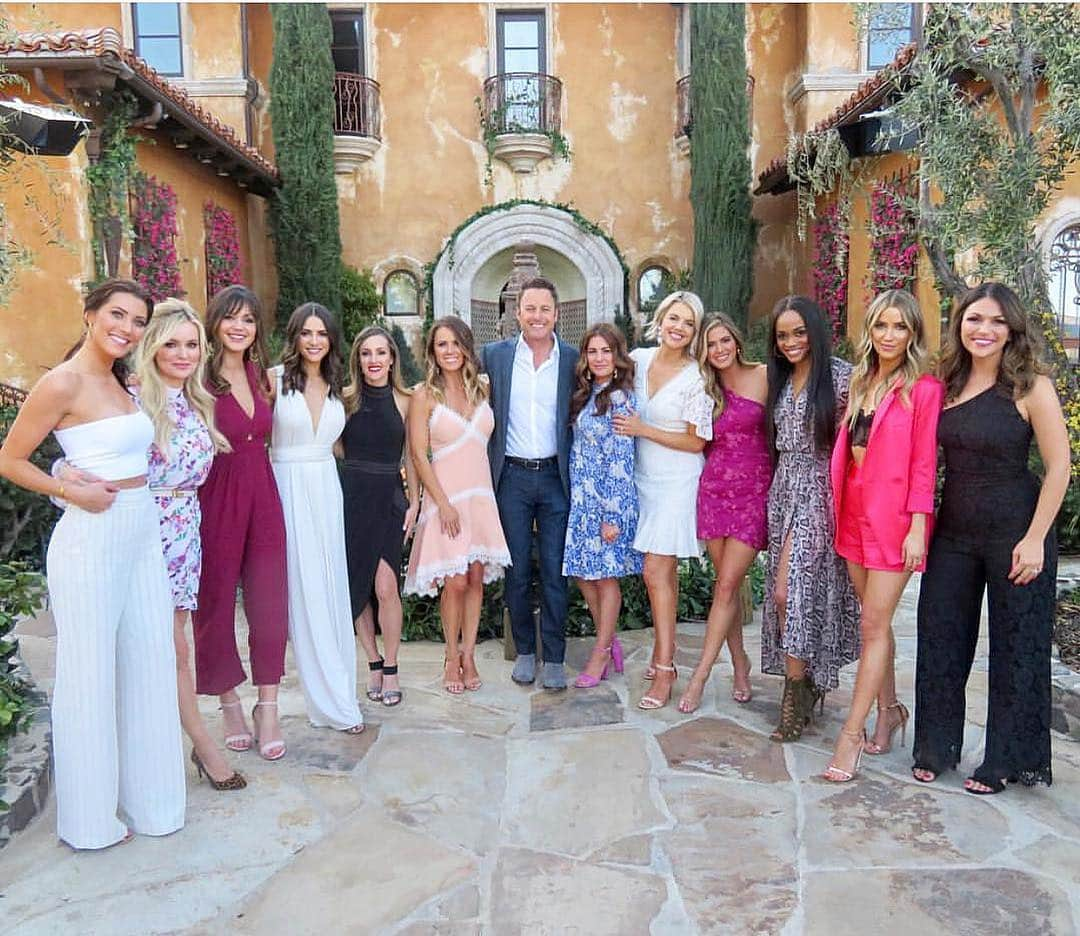 ケイトリン・ブリストーさんのインスタグラム写真 - (ケイトリン・ブリストーInstagram)「Bachelorette overload! Coming to your TV screens May 6th. It’s a lot, in the best way possible.  You guys watching?  Chris... How the hell do you deal with  all of us?? #TheBachelorette」5月2日 8時12分 - kaitlynbristowe