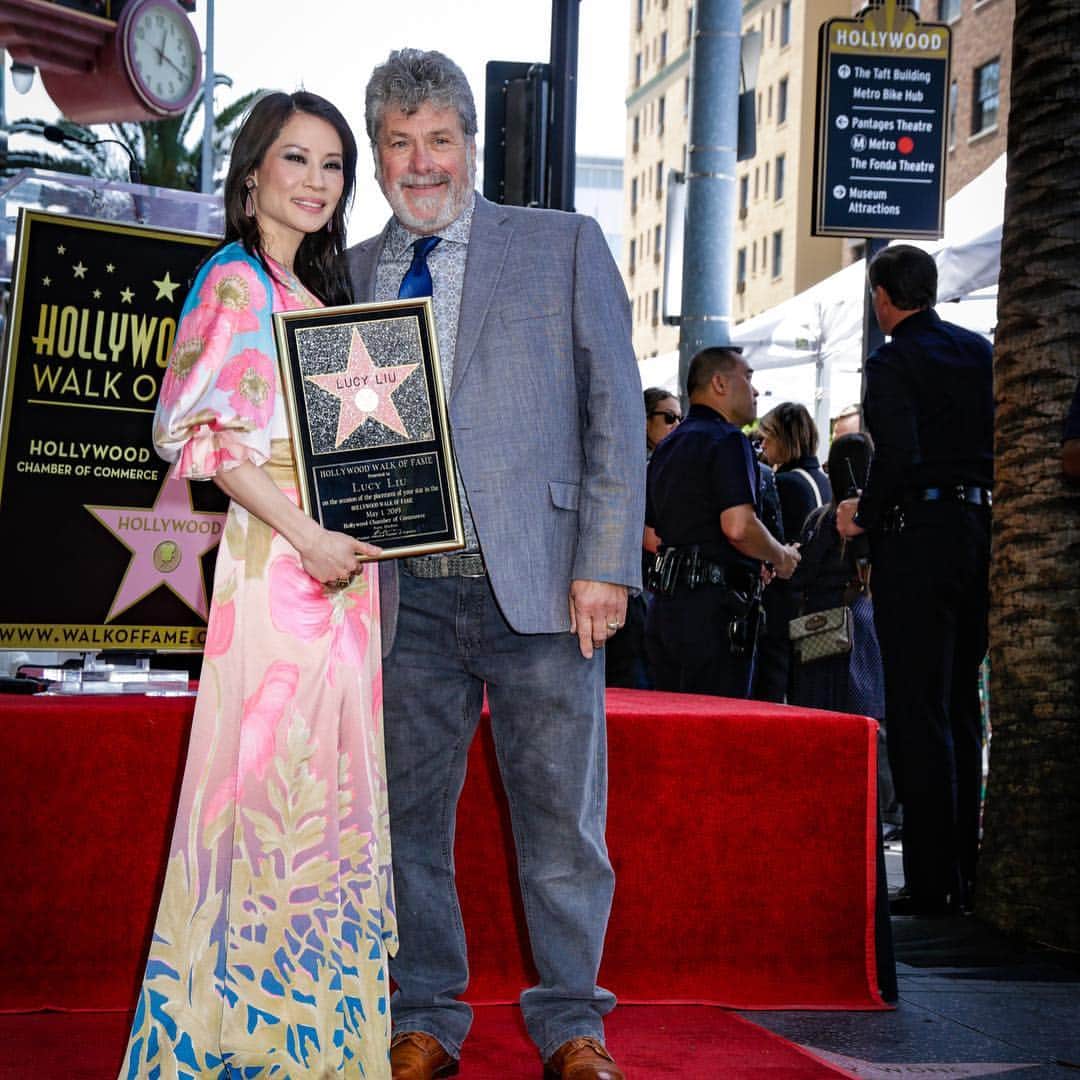 CBSさんのインスタグラム写真 - (CBSInstagram)「Double tap to congratulate @lucyliu on her star on the Hollywood Walk of Fame! 🌟 @elementaryofficial」5月2日 8時23分 - cbstv