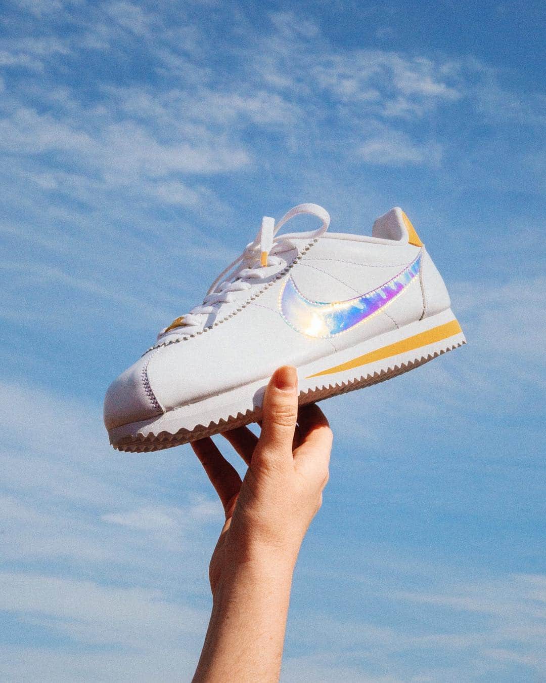 Urban Outfittersさんのインスタグラム写真 - (Urban OutfittersInstagram)「They did it again: the @Nike Classic Cortez Gel Sneaker is now online. Get ‘em before they’re gone! #UOonYou」5月2日 8時26分 - urbanoutfitters