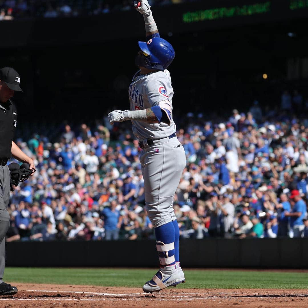 シカゴ・カブスさんのインスタグラム写真 - (シカゴ・カブスInstagram)「@javy23baez cranks ANOTHER opposite-field homer! #EverybodyIn」5月2日 8時33分 - cubs