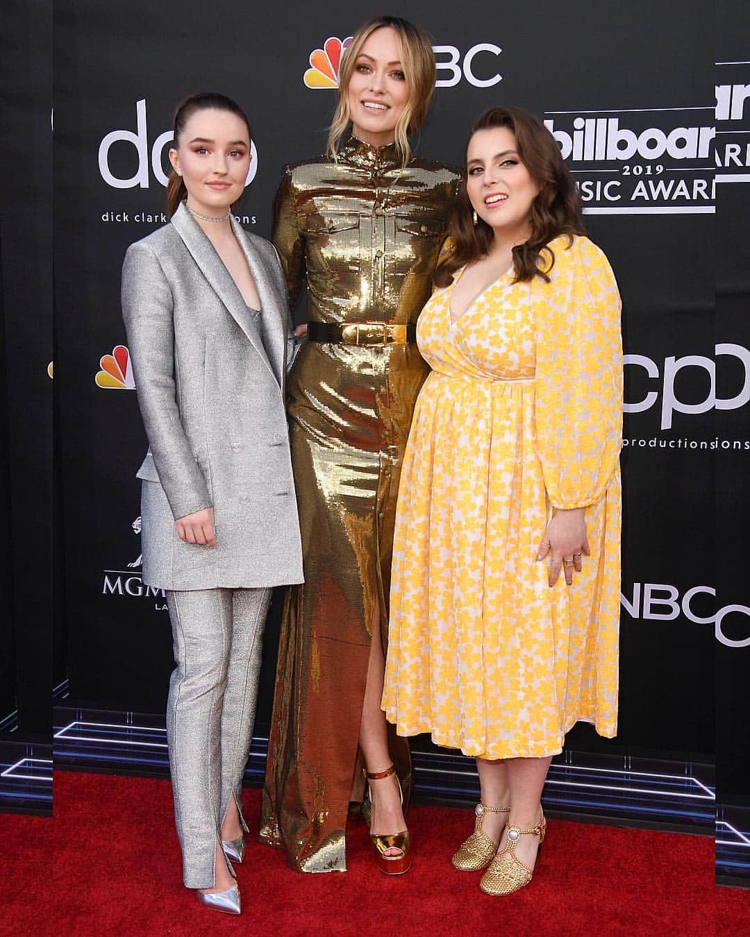 Just Jaredさんのインスタグラム写真 - (Just JaredInstagram)「@oliviawilde in @ralphlauren  @kaitlyndever in @becandbridge  @beaniefeldstein in @shrimps  The @booksmart stars on the Billboard Music Awards red carpet! Go to JustJared.com for our full coverage of the show. #OliviaWilde #KaitlynDever #BeanieFeldstein #BBMAs Photos: Getty」5月2日 8時54分 - justjared